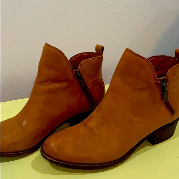 Booties in brown size 6.5 - Picture 1 of 6